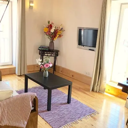 32 - Center Of Duplex Apartment, Barrio Alto * ליסבון